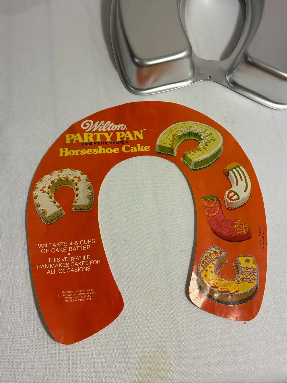 Wilton vintage Horseshoe Party Cake Pan